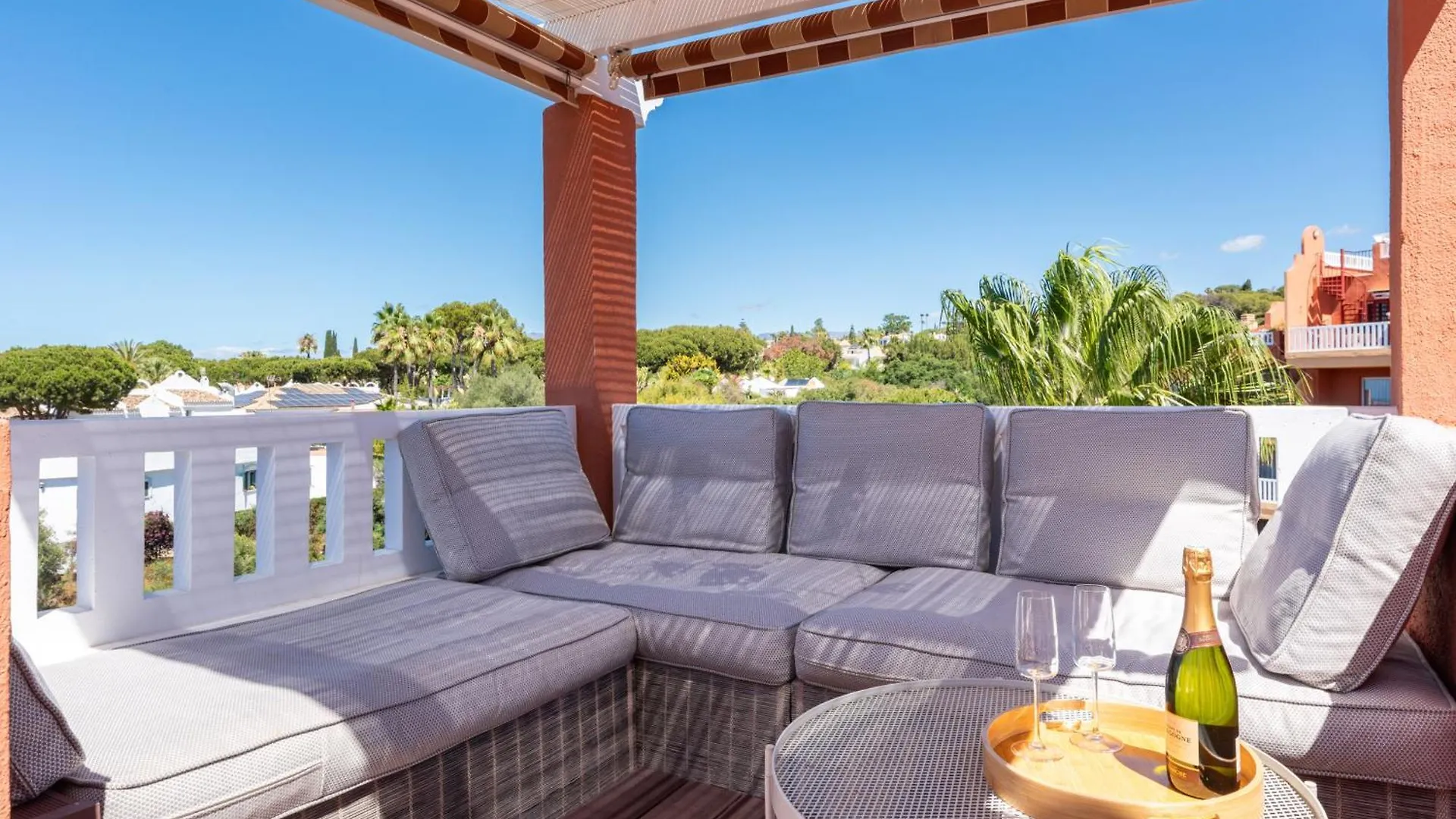Penthouse Amatista - Sea Views & Sun Terrace In Marbella Lägenhet Spanien